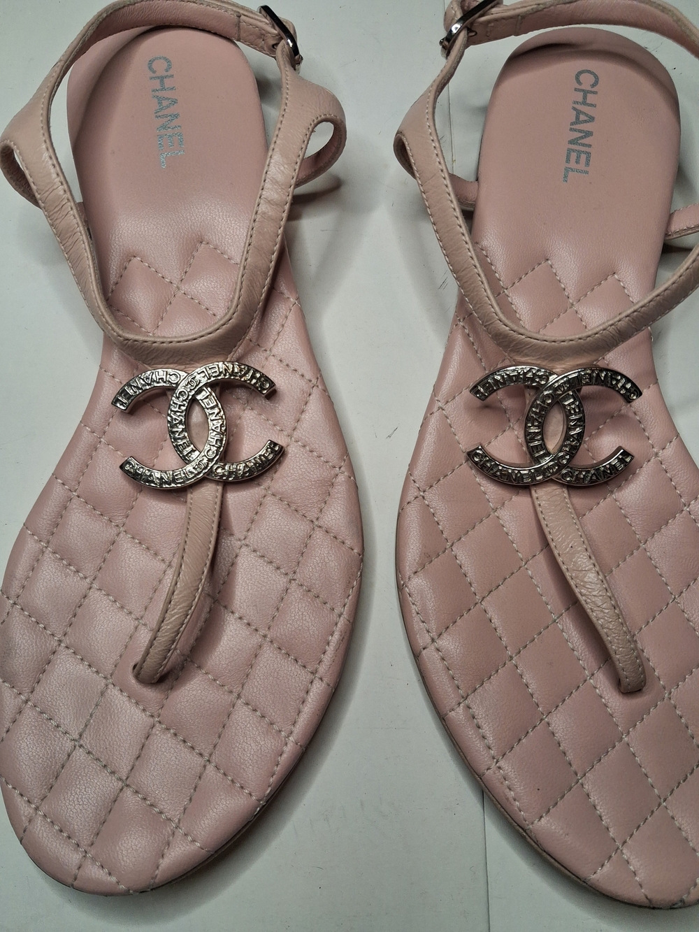 CHANEL Pink Quilted Logo Thong Sandals - Picture 1 of 16